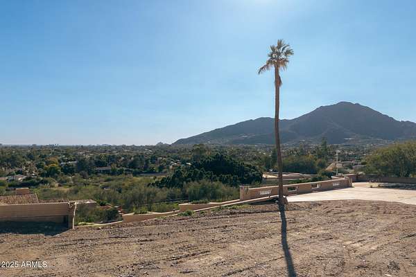1.12 Acres of Residential Land for Sale in Paradise Valley, Arizona