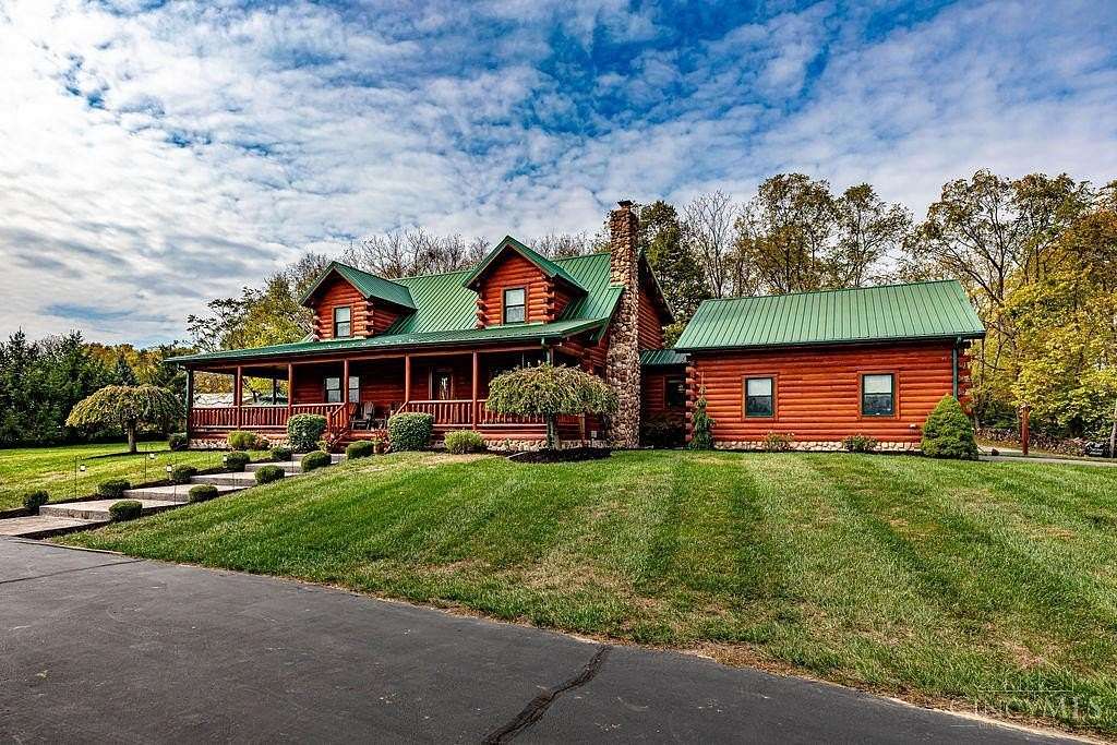 5 Acres of Residential Land with Home for Sale in Clearcreek Township, Ohio