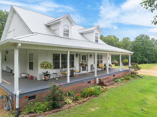 3 Acres of Residential Land with Home for Sale in Decaturville, Tennessee