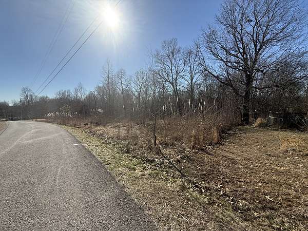 3.29 Acres of Residential Land for Sale in Indian Mound, Tennessee
