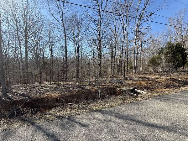 1.24 Acres of Residential Land for Sale in Indian Mound, Tennessee