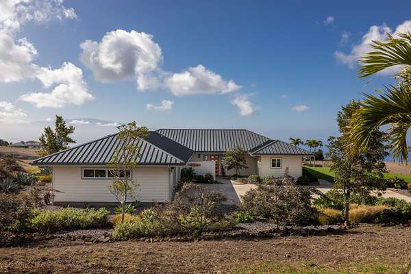 5.2 Acres of Land with Home for Sale in Waimea, Hawaii