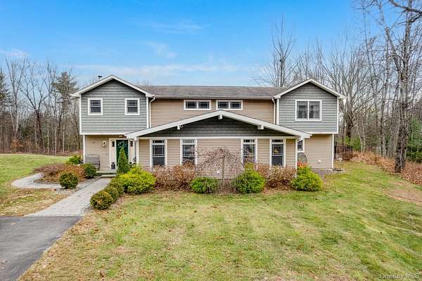 1.65 Acres of Residential Land with Home for Sale in Pleasant Valley, New York