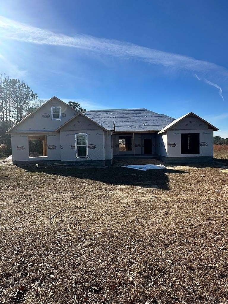 2.65 Acres of Residential Land with Home for Sale in Nashville, Georgia