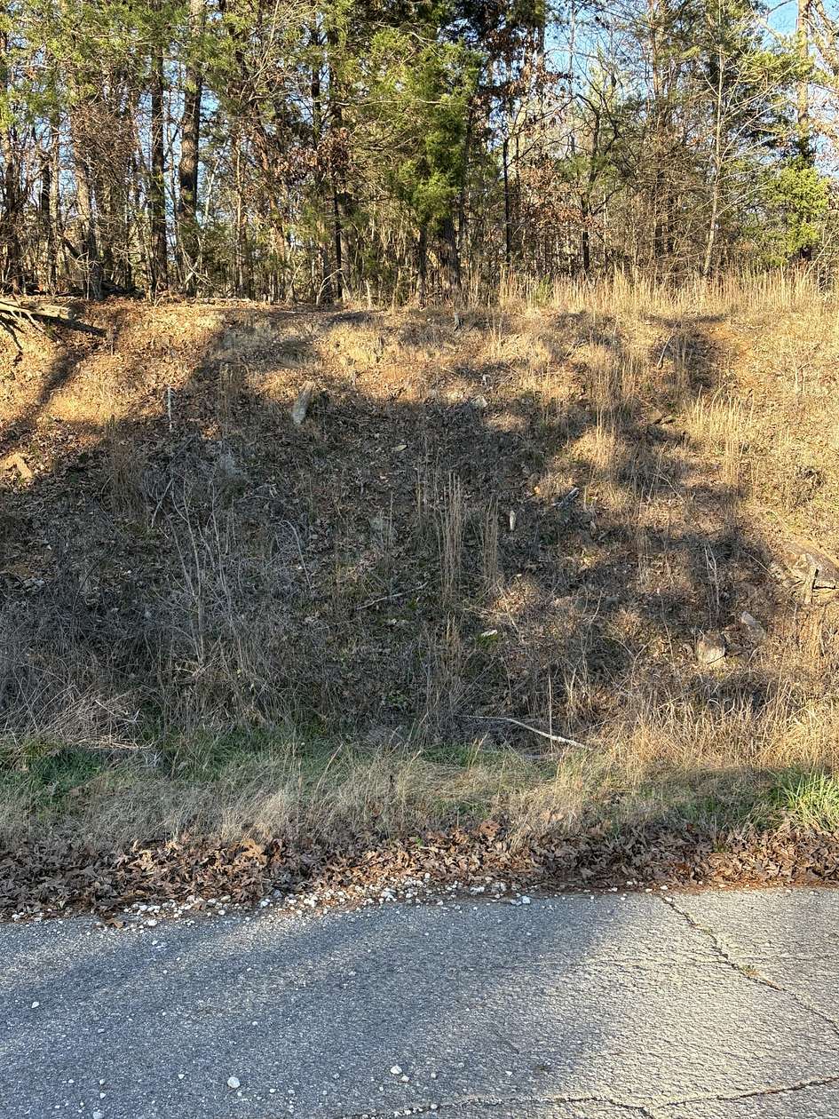 1.24 Acres of Residential Land for Sale in Burns, Tennessee