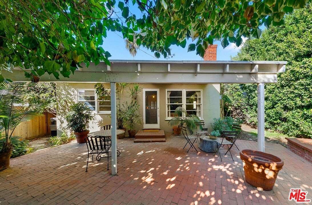 0.1 Acres of Residential Land for Sale in North Hollywood, California