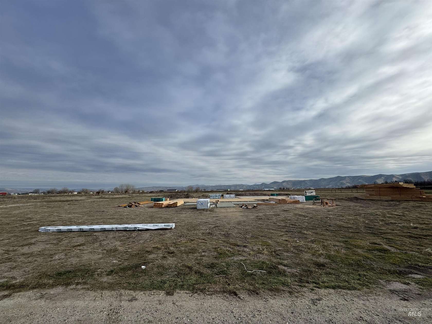 5 Acres of Residential Land with Home for Sale in Emmett, Idaho