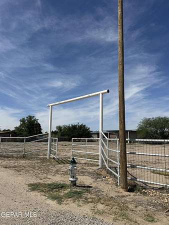 1 Acre of Residential Land for Sale in Fabens, Texas