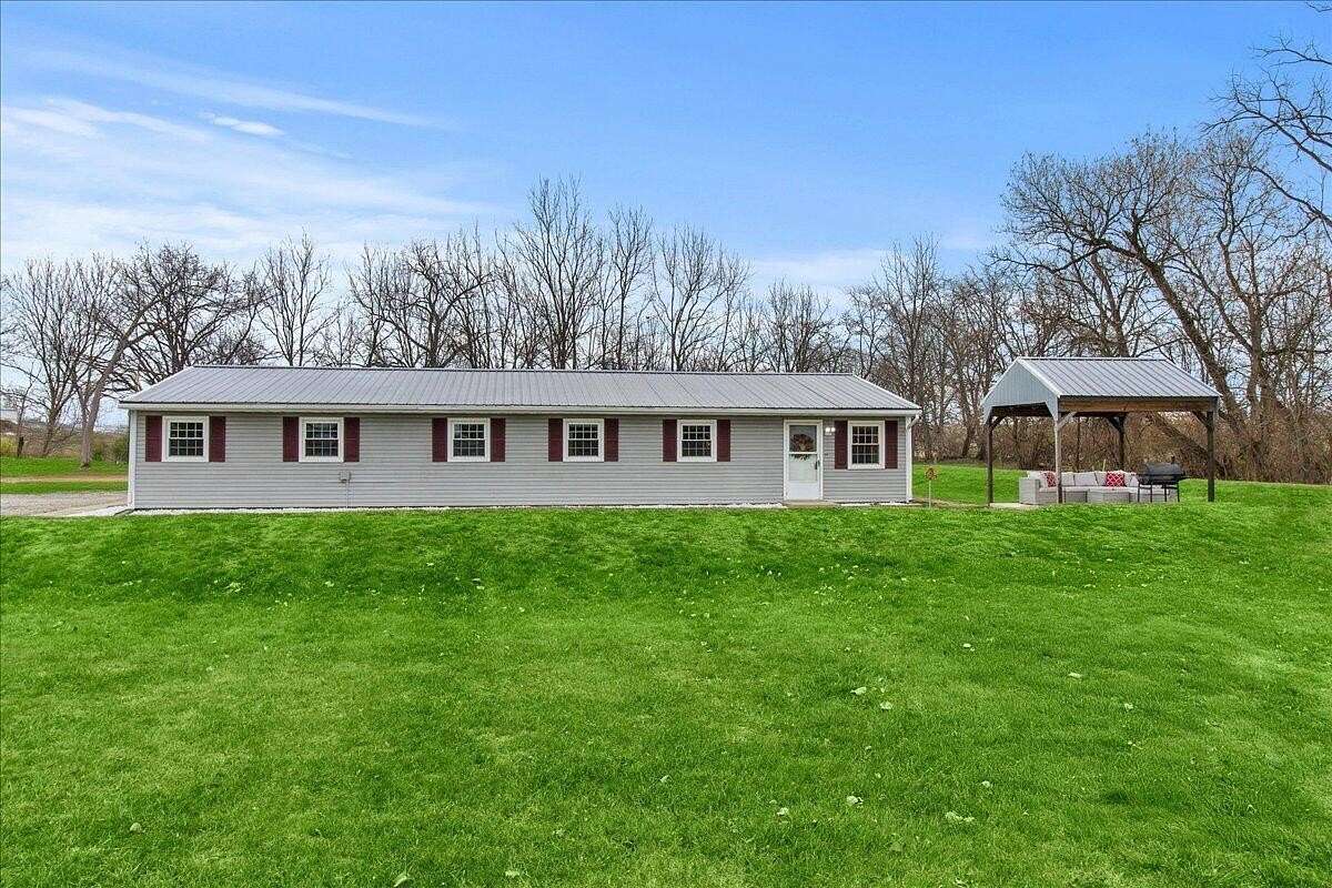 2.6 Acres of Residential Land with Home for Sale in Mechanicsburg, Ohio