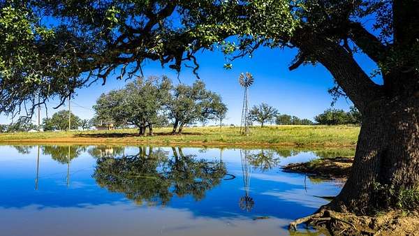 100 Acres of Land for Sale in Fredonia, Texas