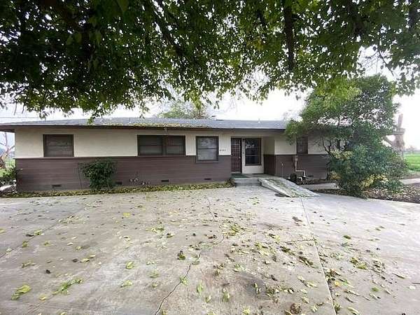 5 Acres of Land with Home for Sale in Kingsburg, California