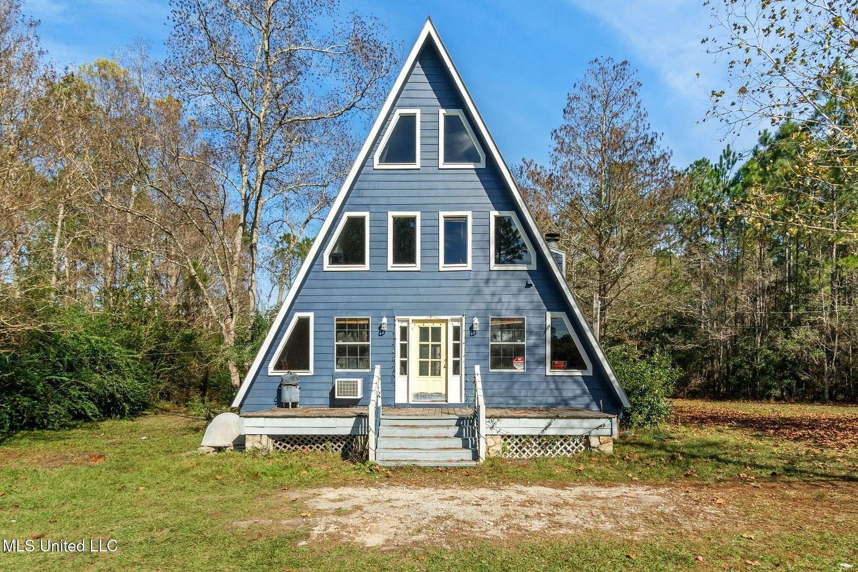 1.6 Acres of Residential Land with Home for Sale in Moss Point, Mississippi