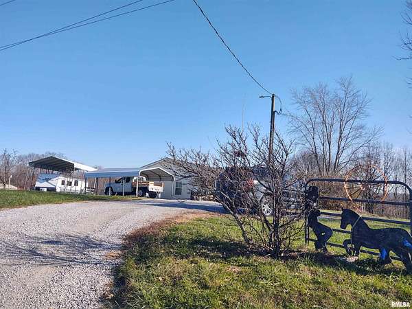 1.87 Acres of Residential Land with Home for Sale in Vienna, Illinois