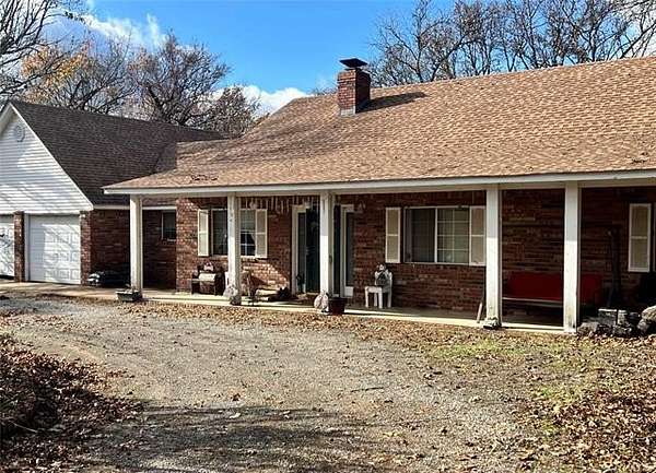 2.62 Acres of Residential Land with Home for Sale in Fort Gibson, Oklahoma