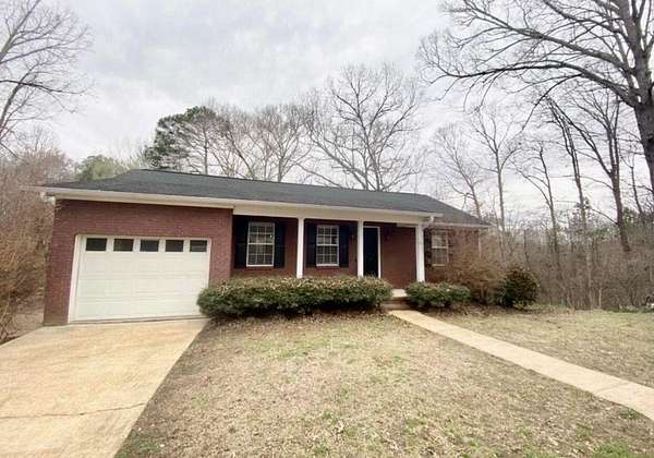 2 Acres of Residential Land with Home for Sale in Tupelo, Mississippi