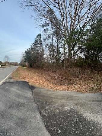 15 Acres of Land for Sale in Yadkinville, North Carolina