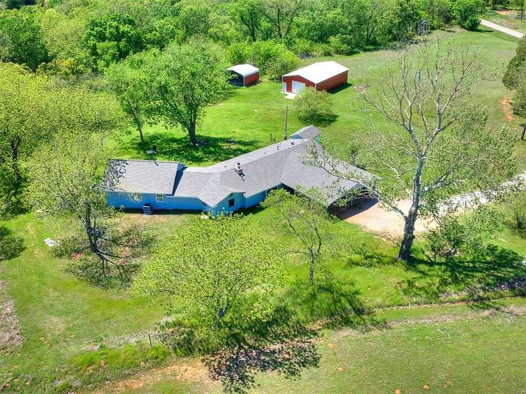 8.74 Acres of Residential Land with Home for Sale in Washington, Oklahoma