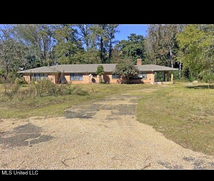 10.7 Acres of Land with Home for Sale in Monticello, Mississippi