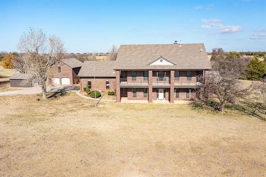 4.8 Acres of Residential Land with Home for Sale in Piedmont, Oklahoma