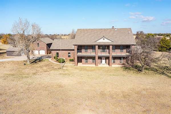 4.8 Acres of Residential Land with Home for Sale in Piedmont, Oklahoma