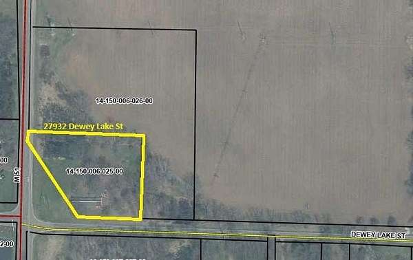 2 Acres of Improved Commercial Land for Sale in Dowagiac, Michigan