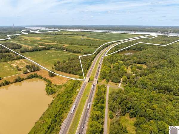 1,268 Acres of Land with Home for Sale in Paducah, Kentucky