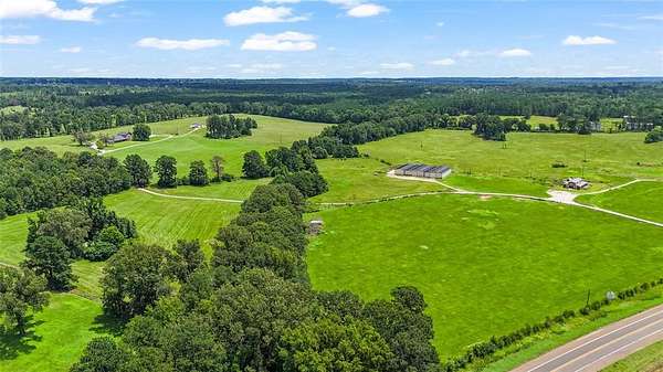 10.1 Acres of Land for Sale in Overton, Texas