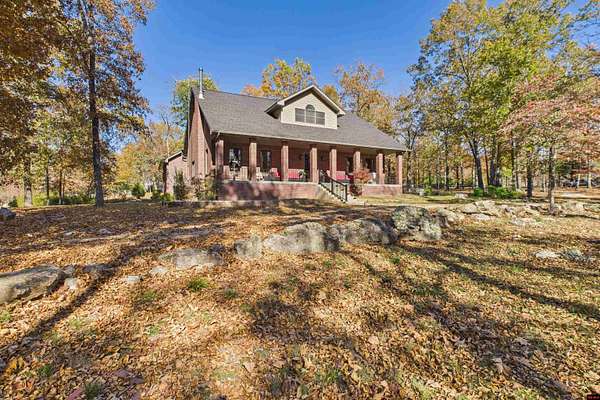 7.4 Acres of Residential Land with Home for Sale in Mountain Home, Arkansas