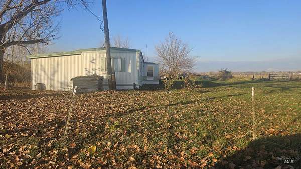 16 Acres of Land with Home for Sale in Payette, Idaho