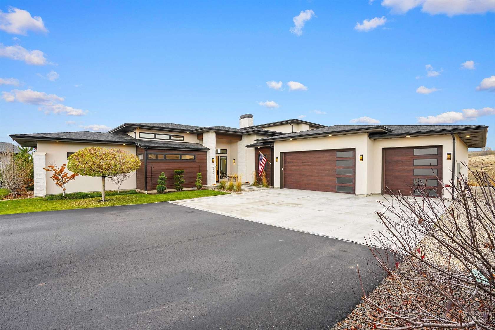 4.65 Acres of Land with Home for Sale in Caldwell, Idaho