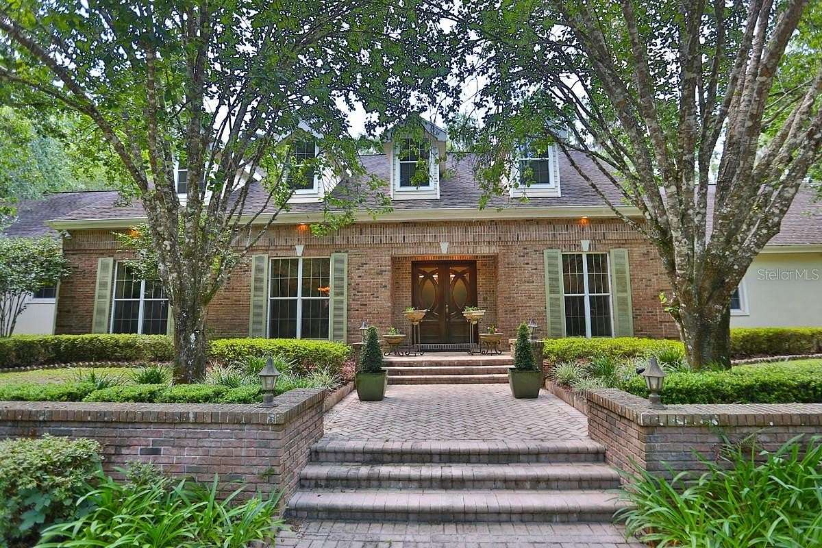 5 Acres of Residential Land with Home for Sale in Ocala, Florida