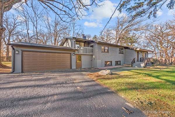 1.9 Acres of Residential Land with Home for Sale in Woodstock, Illinois