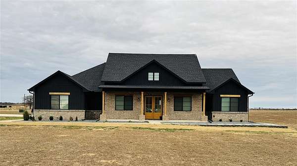 5 Acres of Residential Land with Home for Sale in Crescent, Oklahoma