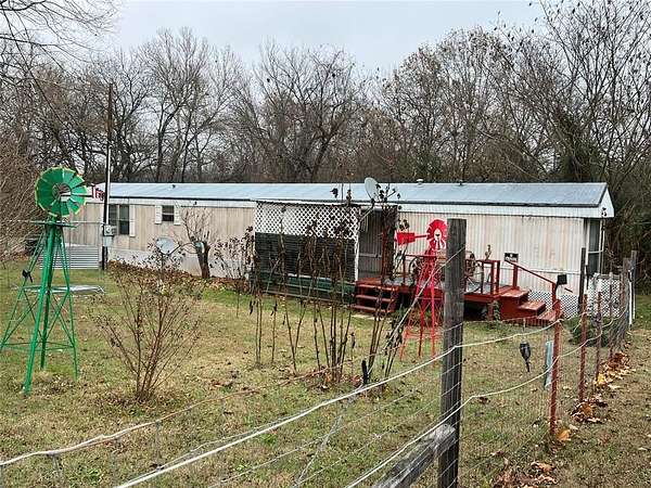 2 Acres of Residential Land with Home for Sale in Sasakwa, Oklahoma