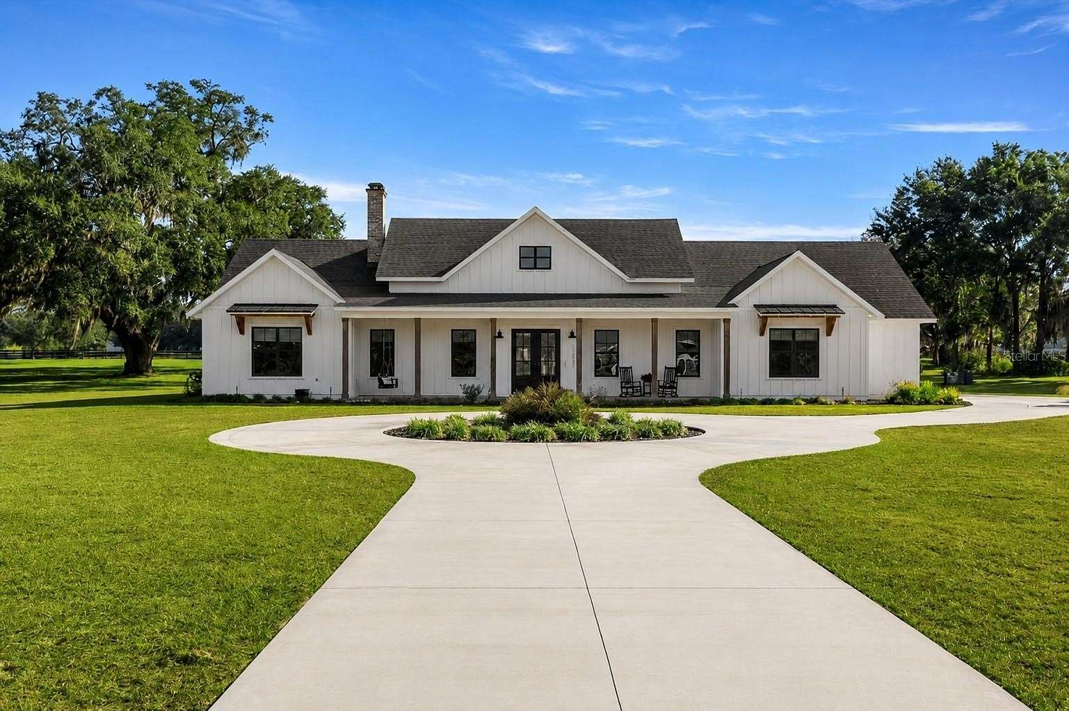 5.12 Acres of Land with Home for Sale in Oxford, Florida