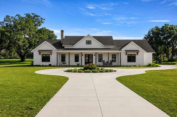 5.12 Acres of Land with Home for Sale in Oxford, Florida