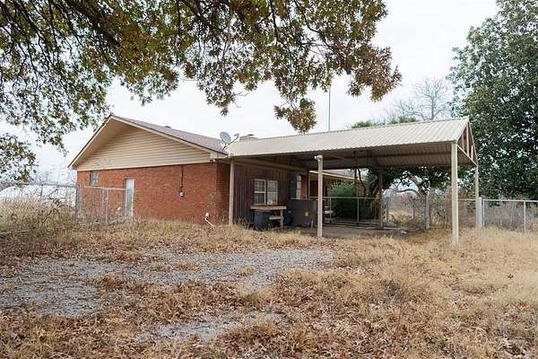 9.76 Acres of Residential Land with Home for Sale in Pauls Valley, Oklahoma