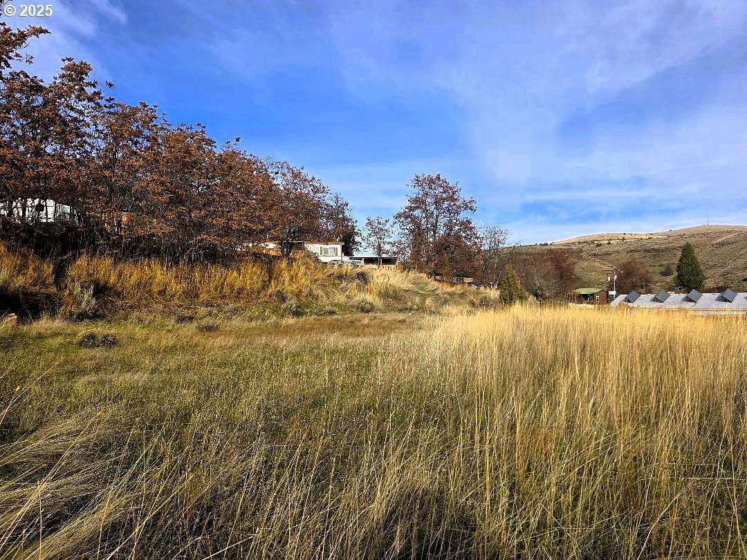 0.24 Acres of Residential Land for Sale in Maupin, Oregon