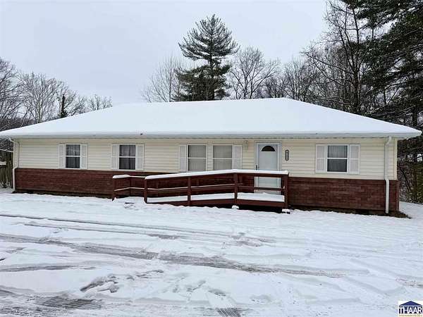 1.76 Acres of Residential Land with Home for Sale in Brazil, Indiana