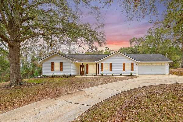 8 Acres of Residential Land with Home for Sale in Geneva, Alabama