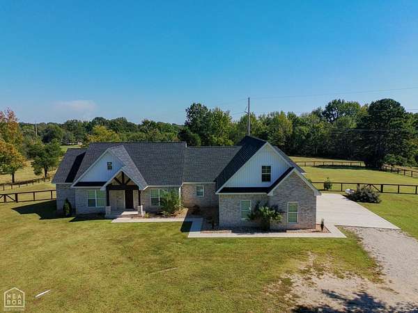 14.2 Acres of Land with Home for Sale in Brookland, Arkansas