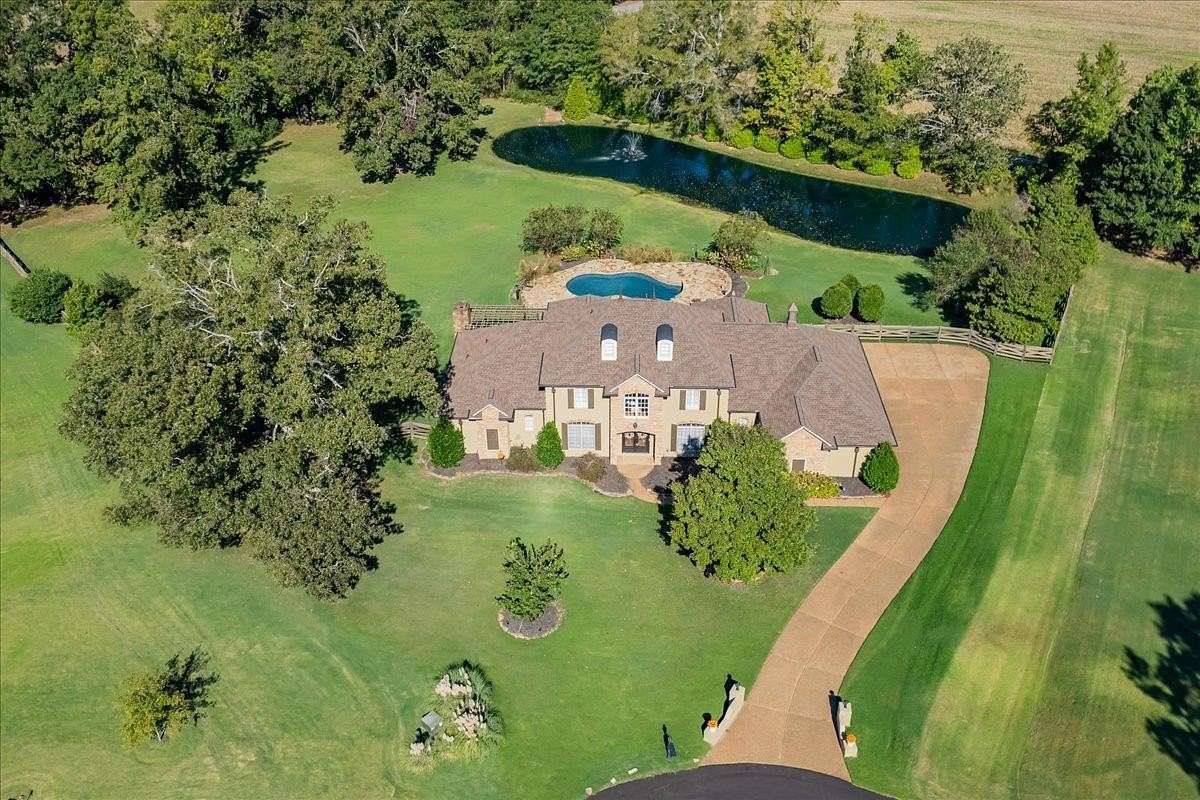 2.55 Acres of Residential Land with Home for Sale in Eads, Tennessee