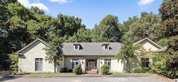 2.3 Acres of Residential Land with Home for Sale in Paducah, Kentucky