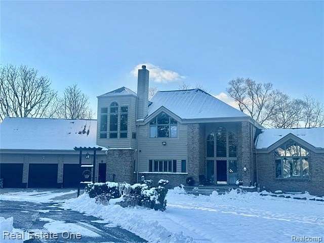 2 Acres of Residential Land with Home for Sale in Rochester, Michigan