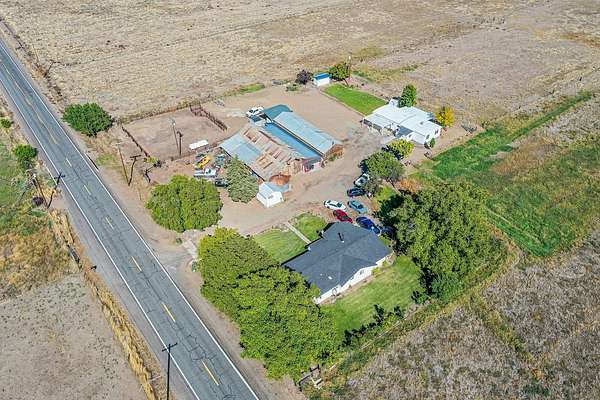 38 Acres of Land with Home for Sale in Grenada, California