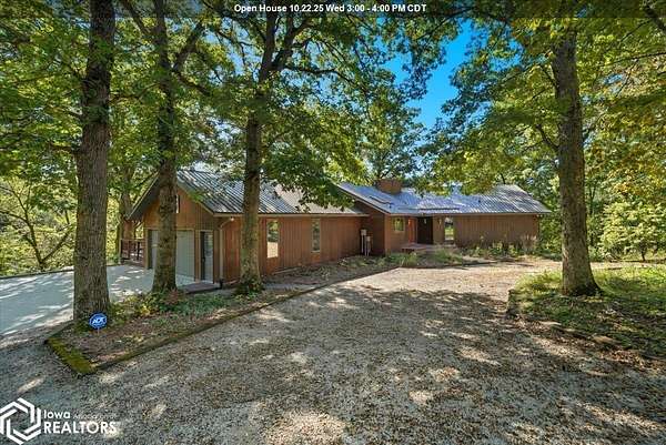 3.5 Acres of Residential Land with Home for Sale in Eldora, Iowa