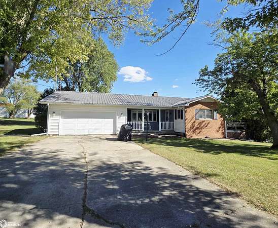 1.84 Acres of Residential Land with Home for Sale in Oskaloosa, Iowa