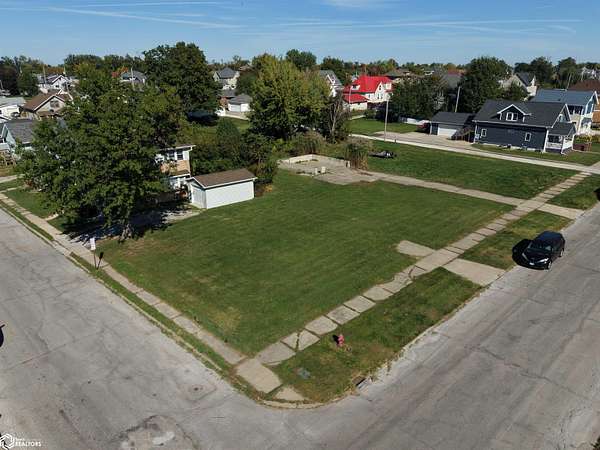 0.35 Acres of Residential Land for Sale in Marshalltown, Iowa