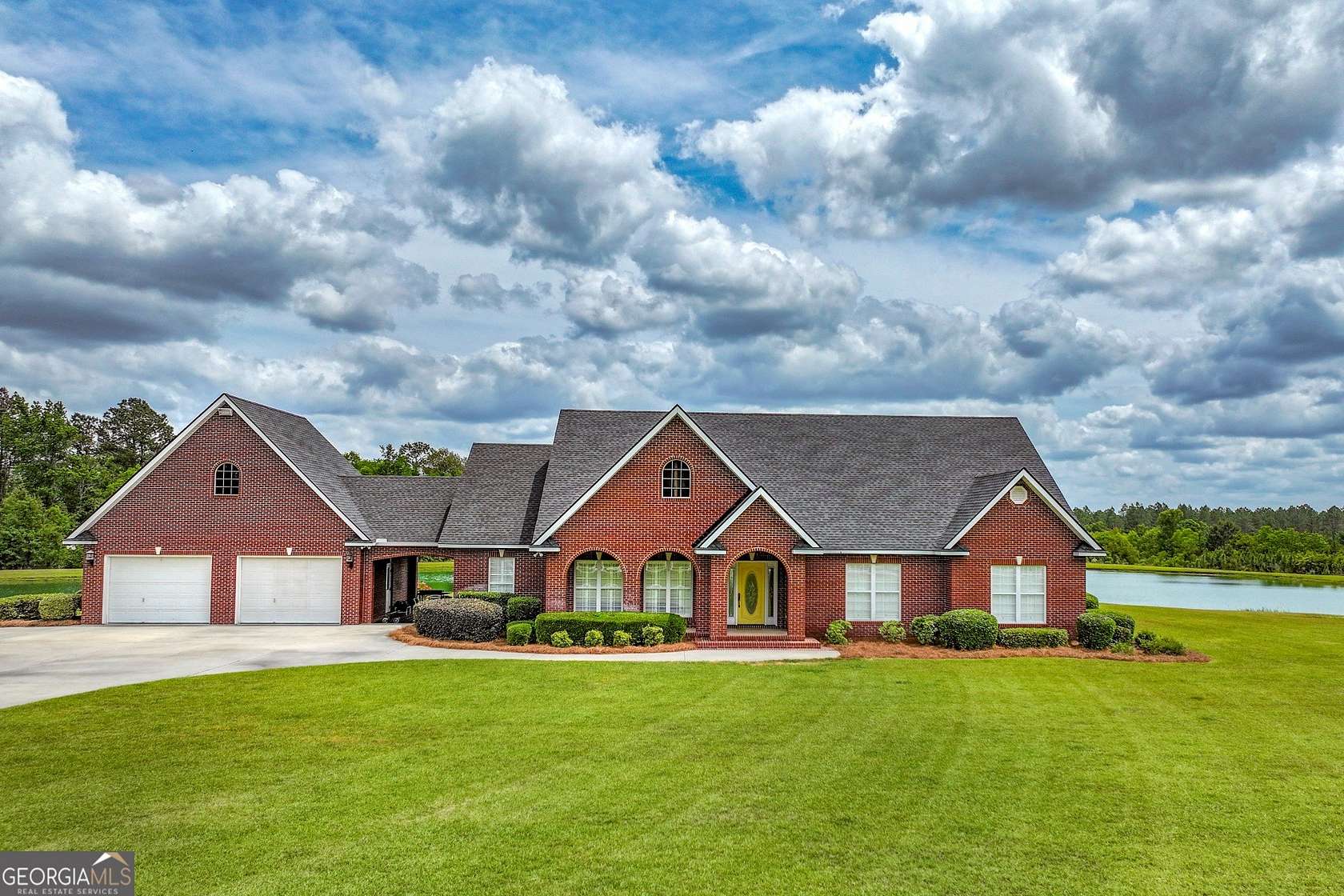 106 Acres of Land with Home for Sale in Waycross, Georgia