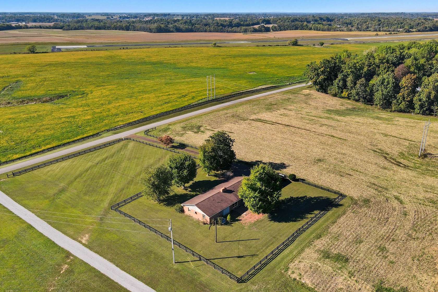 1.72 Acres of Residential Land with Home for Sale in Springfield, Tennessee